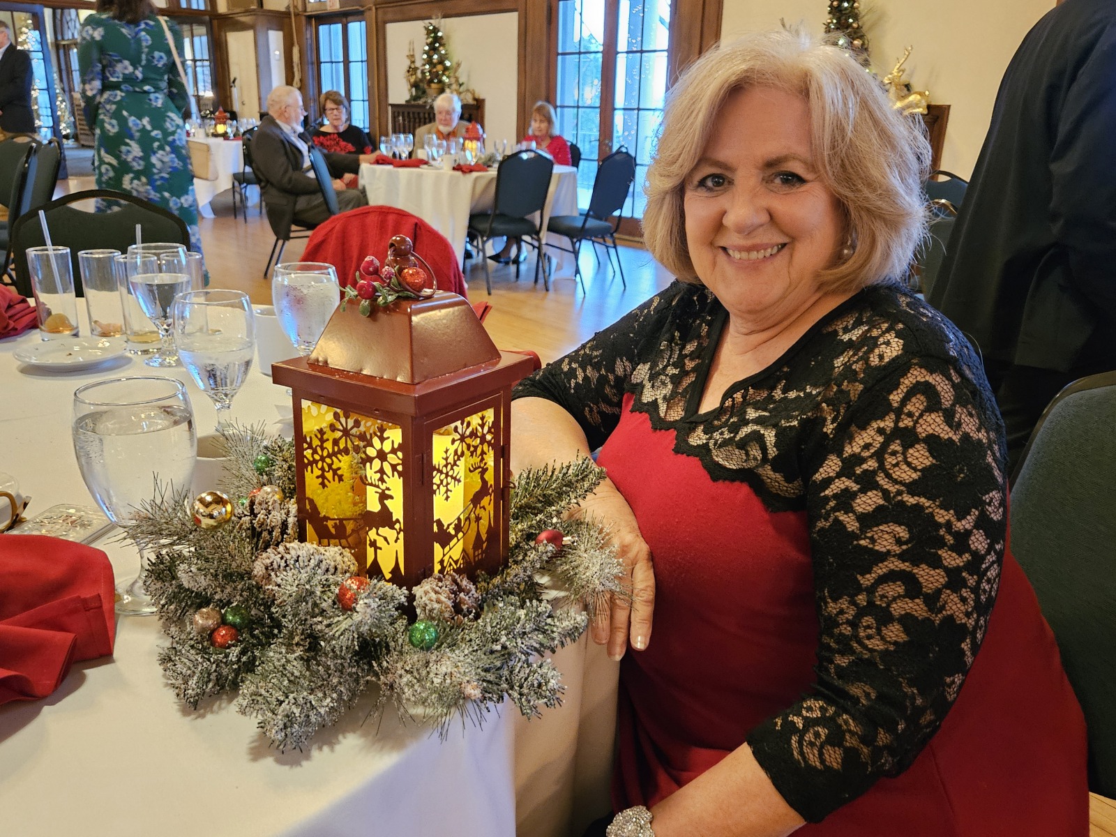 Elena-Olivieri-from-Shelby-Twp-made-centerpieces