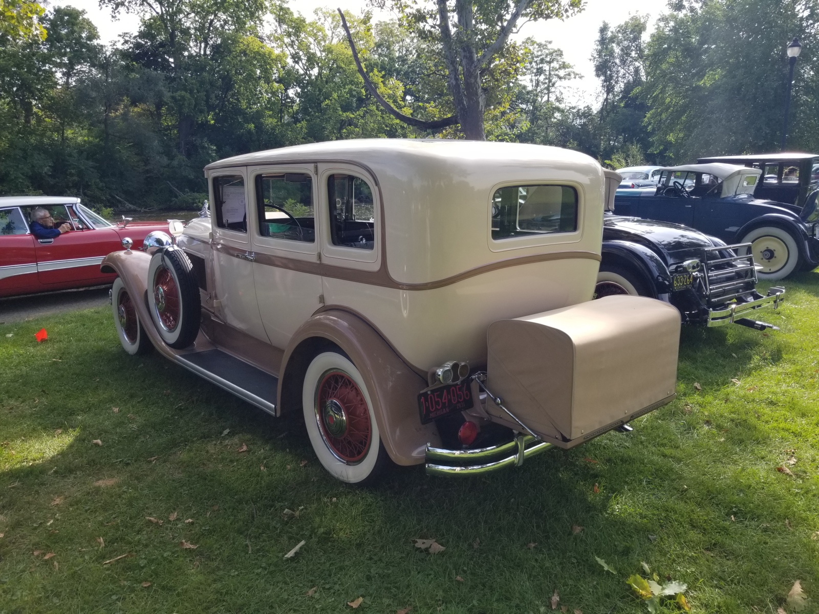 1931-Packard-463-Chassis-826-Sedan-Carol-and-Kelvin-Chen-rear