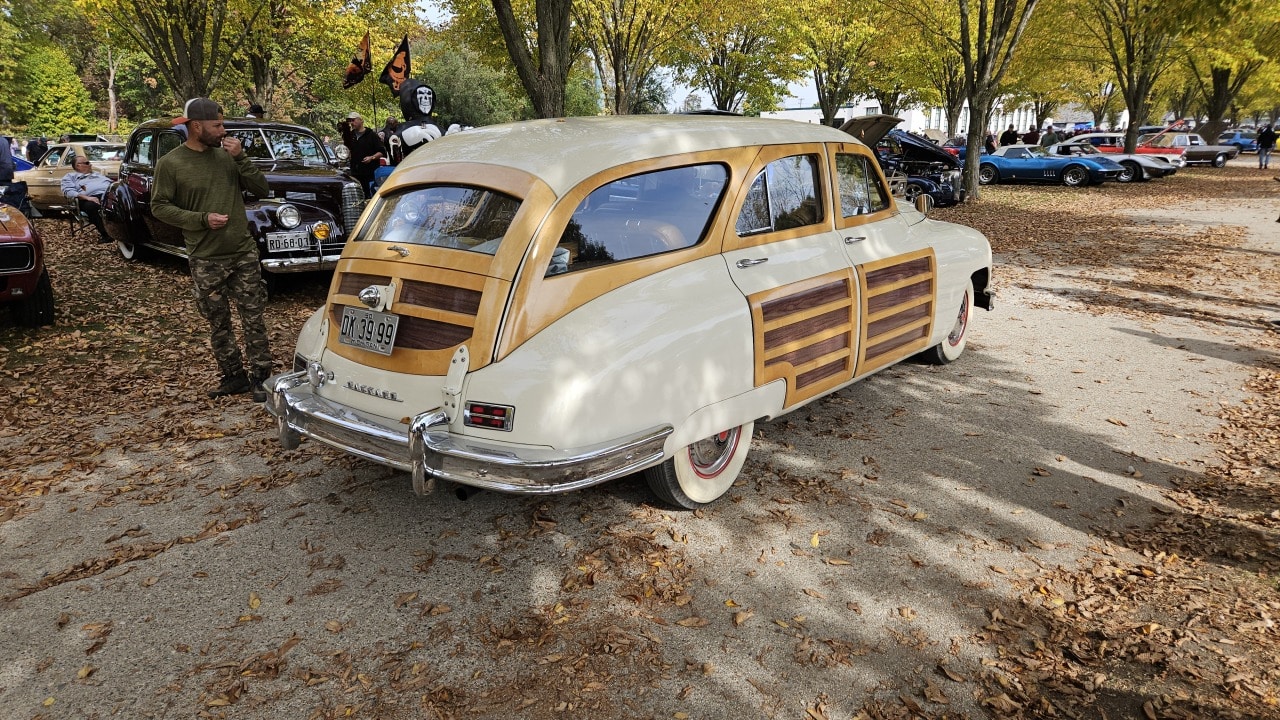 1950-Packard-Woody-Wagon