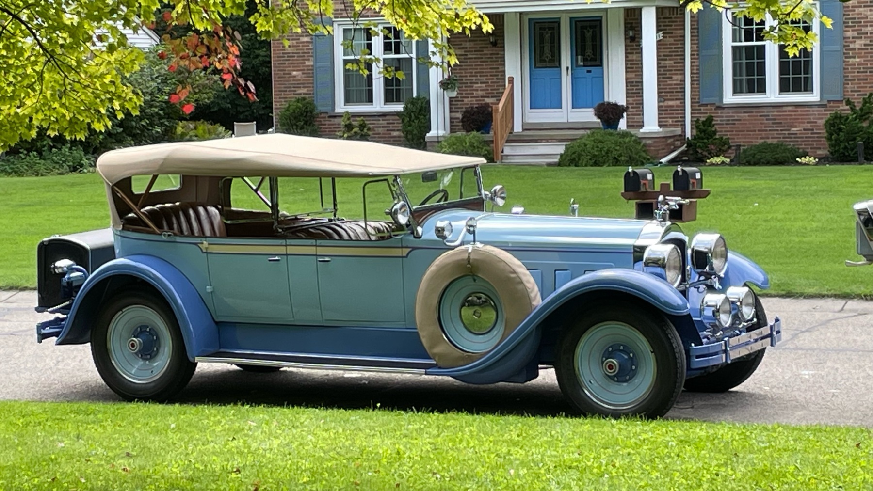 1928 Packard Eight 443 Phaeton in Blue, Side View